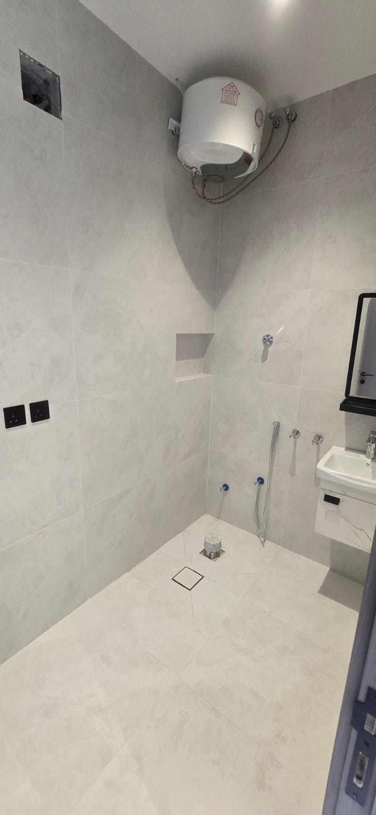 🏠 **For Rent: Two Apartments in a Duplex System (Townhouse)** 